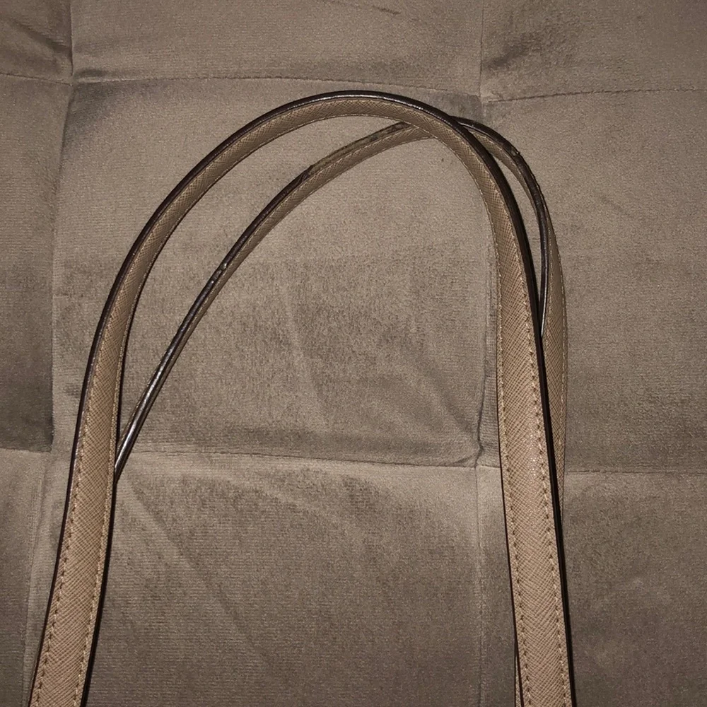 Michael Kors Jet Set Tote - Picture 6 of 7